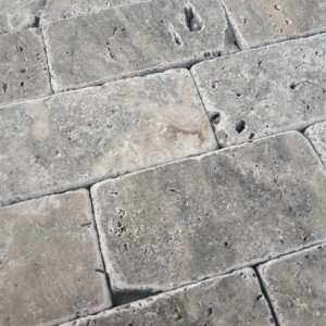 Silver Travertine Silver Travertine Platinium - French Pattern Set 1,2 cm - Travertino Rockface da Turquia O Revestimento Travertino Rústico de Turquia Travertino Claro Travertine Light Travertine Ivory Splitface Travertino dal Turquia Travertino Turco Travertin Turc Travertin Turecko Travertine Splitface Tumbled Splitface Travertine Travertiny Travertine Kalkerstein Travertino Rockface da Turquia